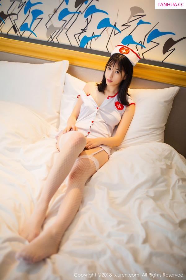Ellie艾栗栗  温柔贴心护士艾栗栗 甜美清纯的粉色内衣第4张图片